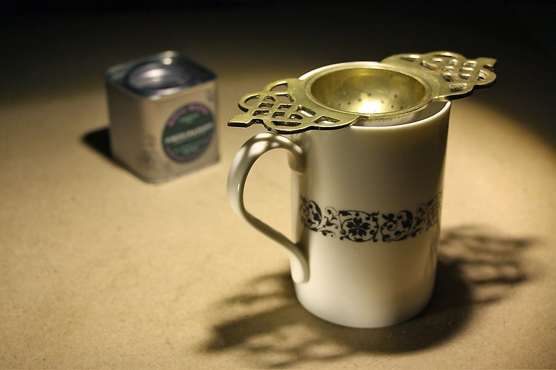 无违和感 购自荷兰 20 世纪中期老件 法国铜胎镀银古董倒茶滤茶器 - 茶具/茶杯 - 铜/黄铜 金色