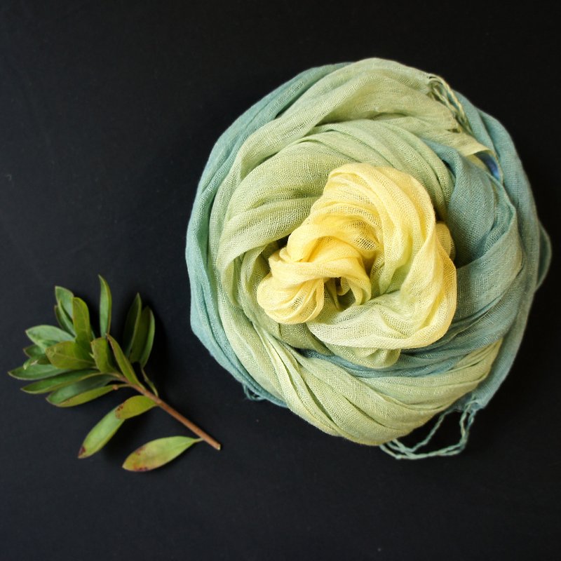 植物染三色渐层亚麻围巾/披肩 - 丝巾 - 棉．麻 绿色