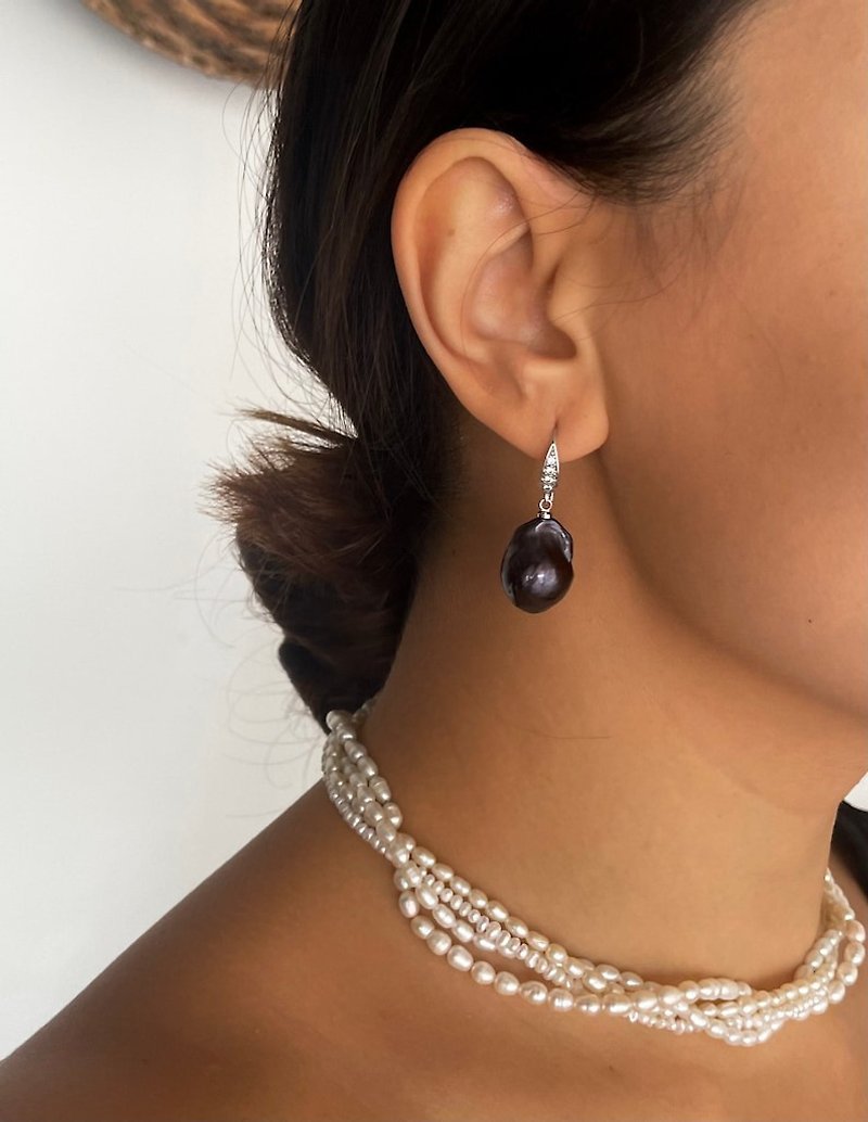 Black river pearl earrings, black baroque pearl earrings, black pearl silver ear