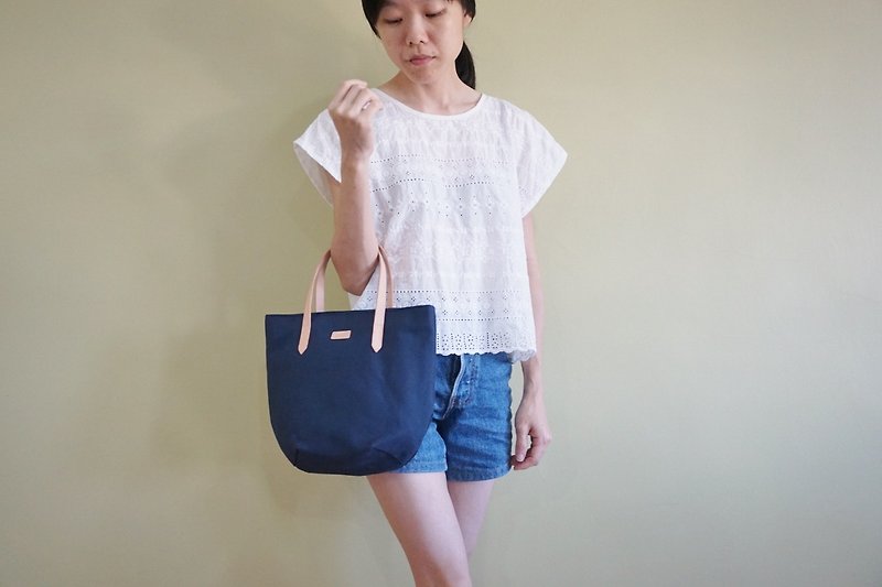 Navy Blue Petite Canvas Tote Bag with Leather Strap for her - Casual Bag - 手提包/手提袋 - 棉．麻 蓝色