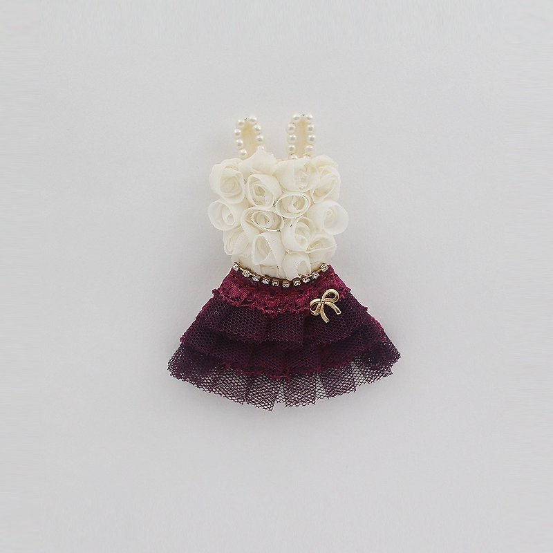 Princess deep purple mini dress brooch - 胸针 - 聚酯纤维 紫色