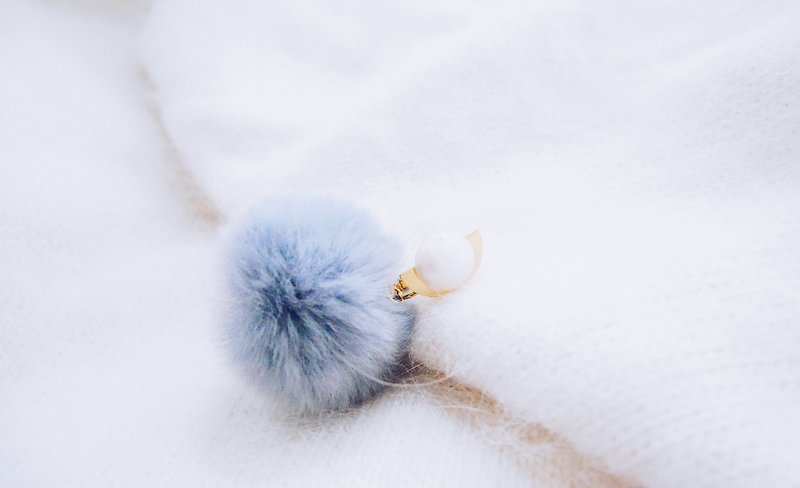 云絮--金属半圆灰蓝毛球夹式耳环 - 耳环/耳夹 - 其他金属 蓝色
