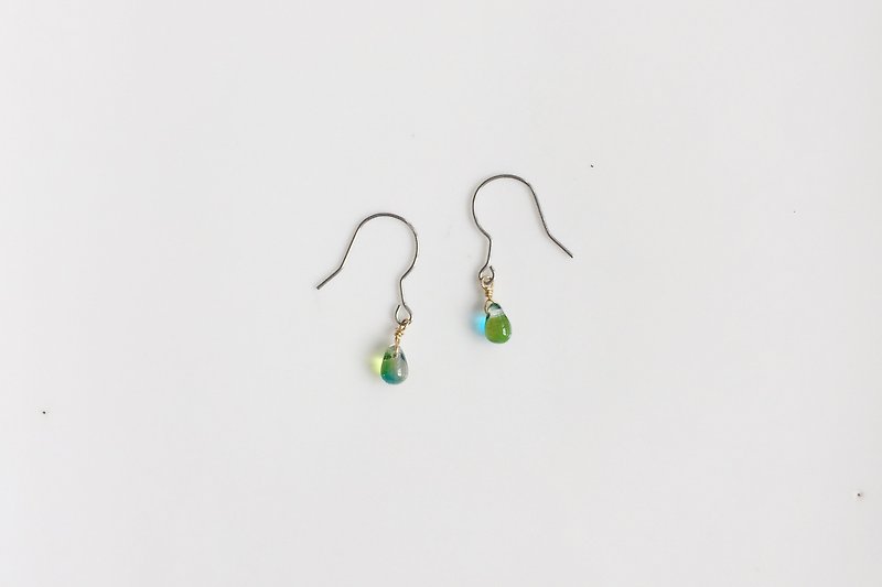 透明的绿  百搭简约雨滴造型耳环 - 耳环/耳夹 - 宝石 绿色