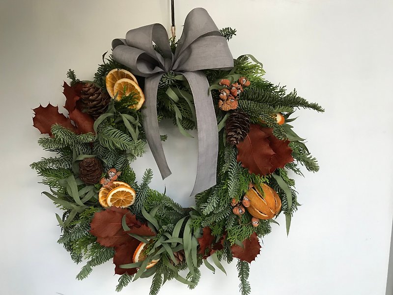暖暖柑橘诺贝松+尤加利叶圣诞大花圈-30厘米(精美包装盒) - 干燥花/捧花 - 植物．花 橘色