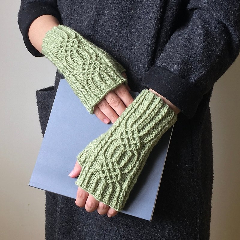 晓织物-手工编织羊毛立体花纹露指手套-结 (粉绿/现货） - 手套 - 羊毛 绿色