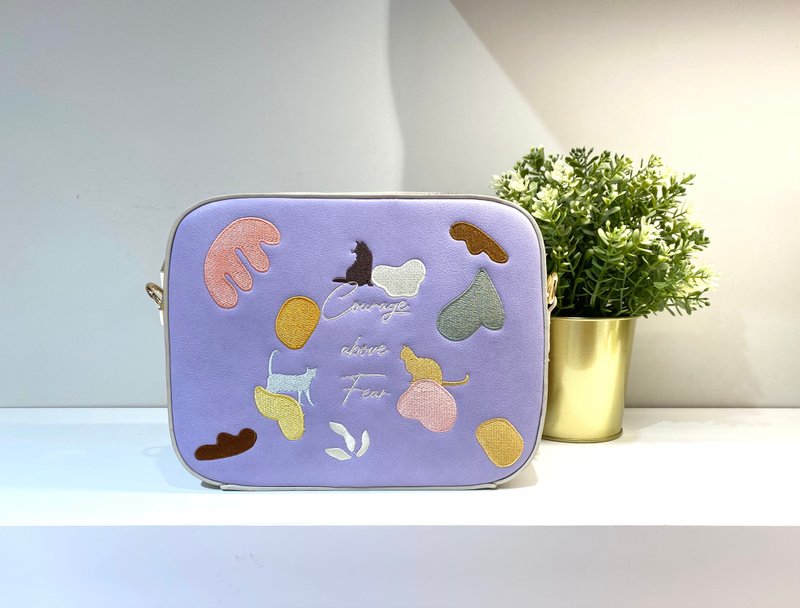 其他人造纤维 侧背包/斜挎包 粉红色 - SHUKI 绣花猫猫 方型斜背袋 Embroidery Camera Bag (灰白色)