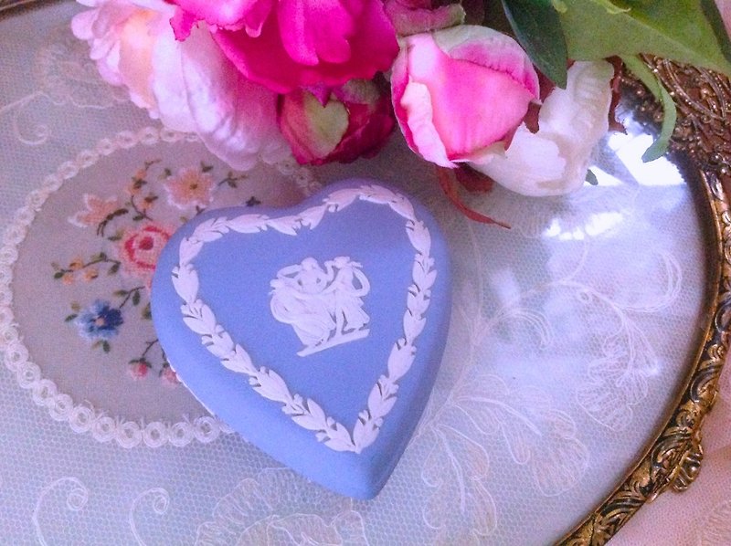 安妮疯古物 英国骨瓷Wedgwood jasper 蓝色碧玉浮雕希腊神话心型珠宝盒,饰品盒~情人节  - 其他 - 瓷 蓝色