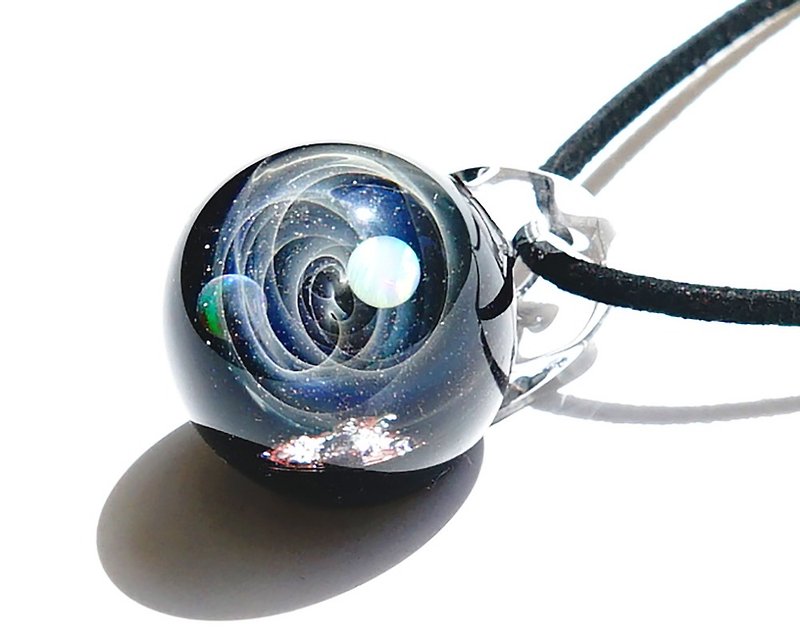 神秘的な小宇宙の世界 2種類のオパール、隕石入り ver2 ガラス ペンダント 宇宙 - 项链 - 玻璃 蓝色