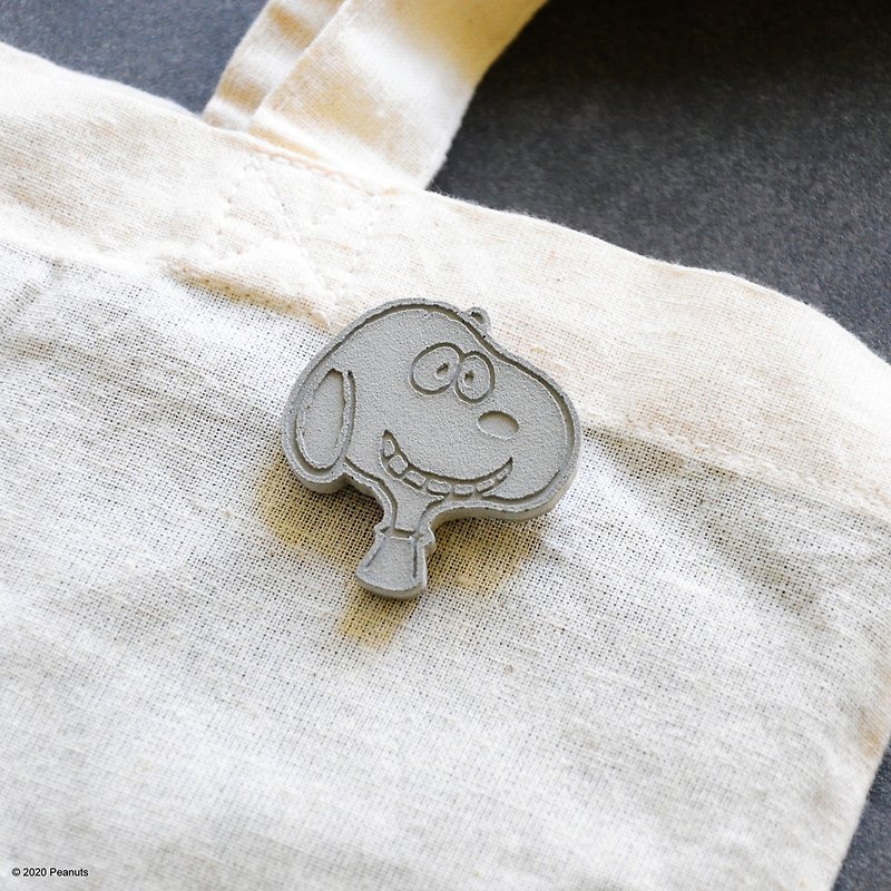 Snoopy x C3Craft |  微笑中的 Snoopy 水泥襟章 - 胸针 - 水泥 银色