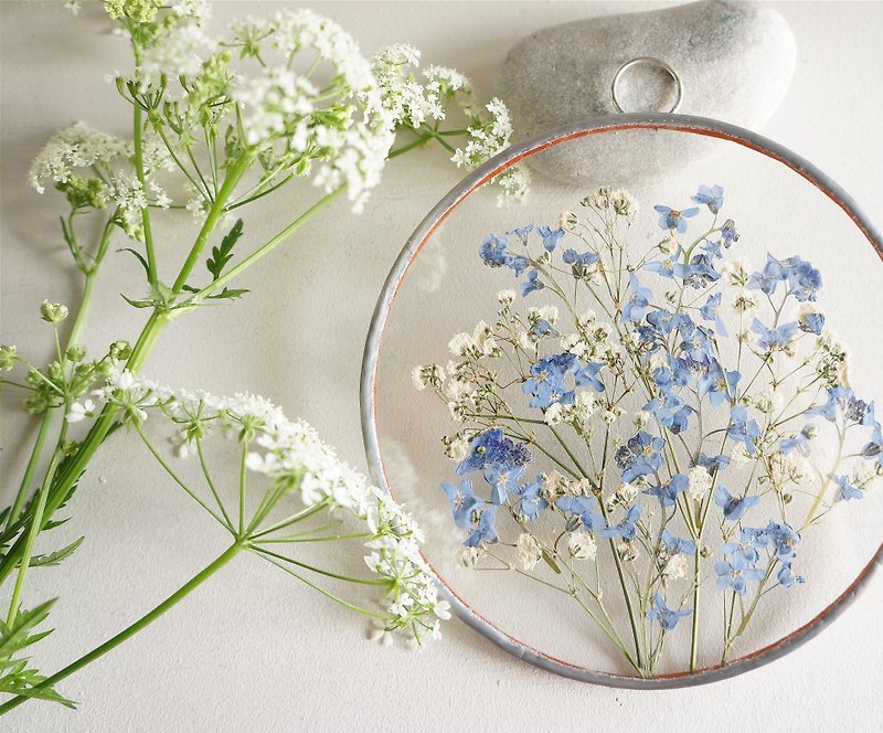 Forget-me-not gift Baby's breath Dried flower Blue white Round metal frame - 干燥花/捧花 - 玻璃 蓝色