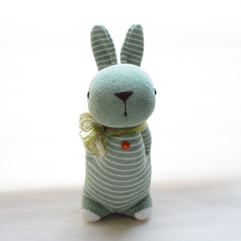 全手缝自然风袜子娃娃~抹茶拿铁多米兔 - 玩偶/公仔 - 棉．麻 绿色