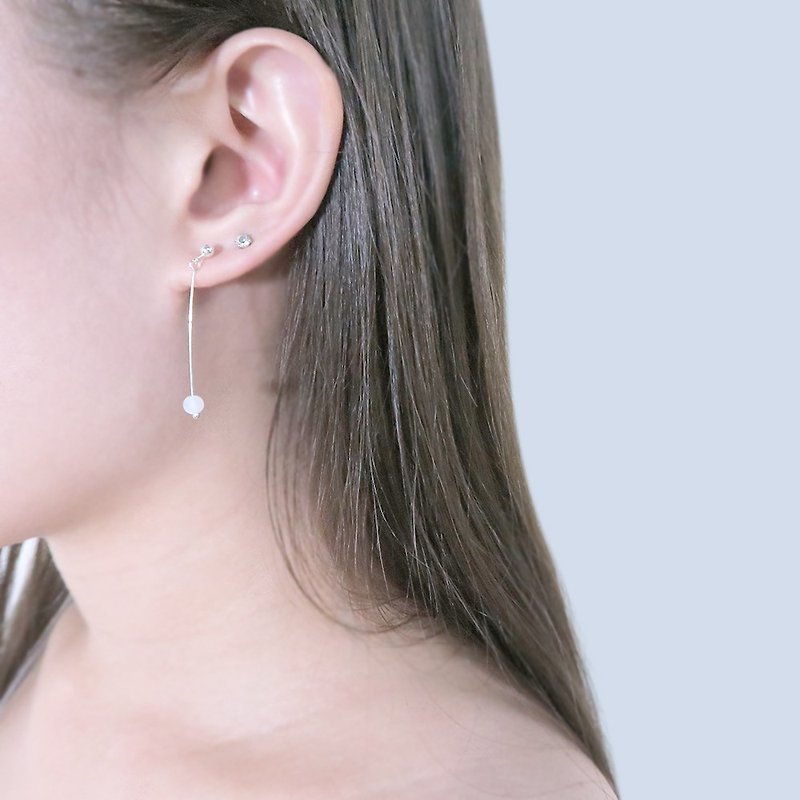 白水晶 流光耳针(小)-925纯银天然石耳环 - 耳环/耳夹 - 纯银 白色
