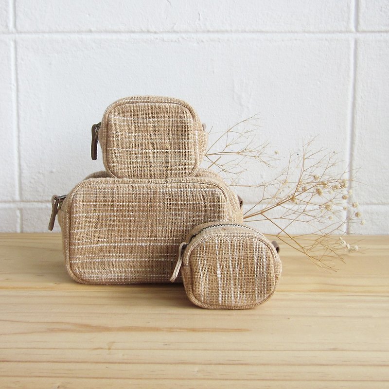 Coin Purses Little Tan SS Hand-woven and Botanical dyed Natural-Tan Color - 化妆包/杂物包 - 棉．麻 咖啡色