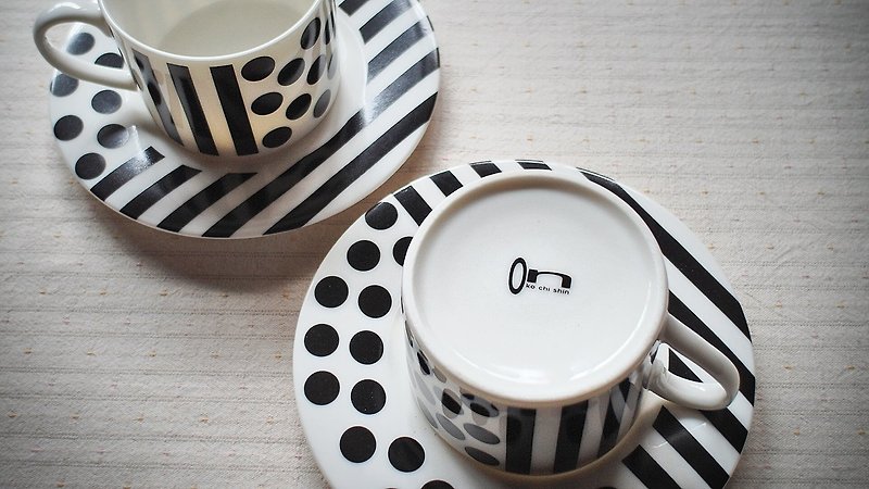 普普风格咖啡杯盘组-点线黑白 - 咖啡杯/马克杯 - 瓷 白色