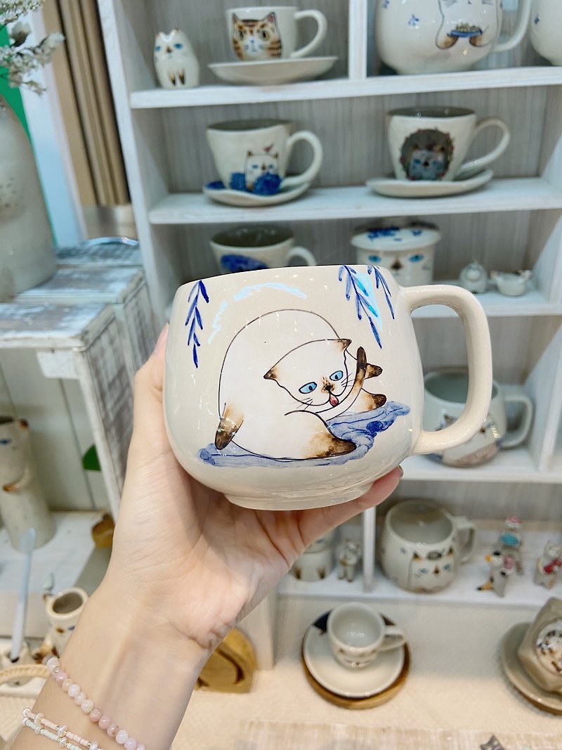VILAN cat Handpainted Mug / Siamease cat - 咖啡杯/马克杯 - 陶 白色