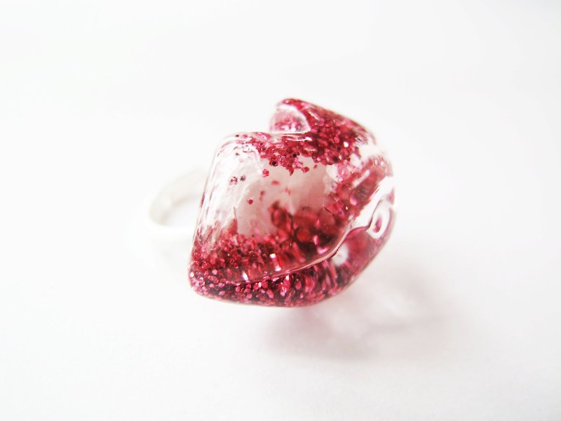 ＊Rosy Garden＊珊瑚红色亮片水流动菱形雪花唇形玻璃戒指 - 戒指 - 玻璃 红色