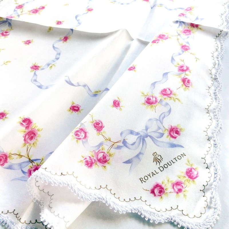 Royal Doulton Vintage Handkerchief Floral Lace 20.5 x 20.5 inches - 丝巾 - 棉．麻 红色
