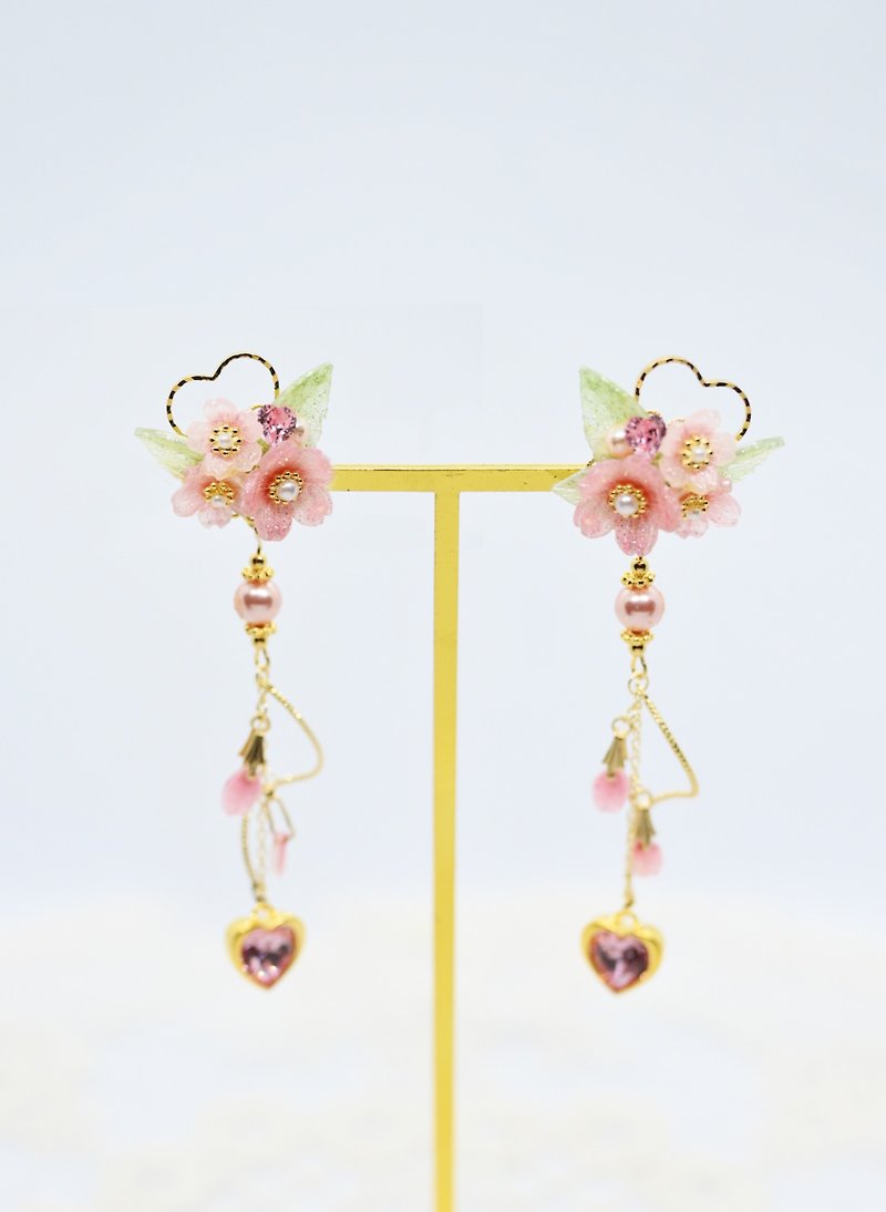 三重樱花施华洛世奇爱心花瓣耳环 - 耳环/耳夹 - 其他材质 粉红色