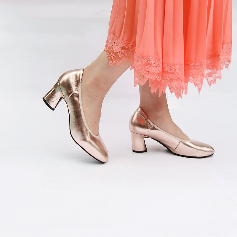金属光真皮中跟鞋 ||香榭女子的私藏 香槟粉|| 8175 - 女款皮鞋 - 真皮 粉红色