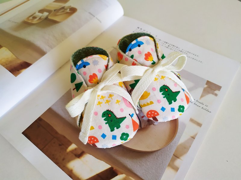 小恐龙  弥月礼物 婴儿鞋 宝宝鞋 手工婴儿鞋 绑带宝宝鞋 - 婴儿鞋 - 棉．麻 多色