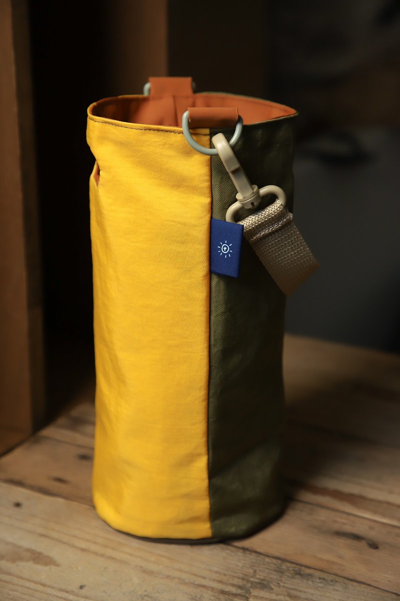 【谢工作室】防泼水水壶桶袋 － 黄绿 - 侧背包/斜挎包 - 其他人造纤维 