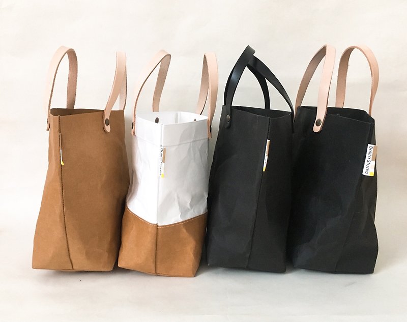Tote Bag Small : Tyvek and Kraft paper bag - 手提包/手提袋 - 纸 黑色