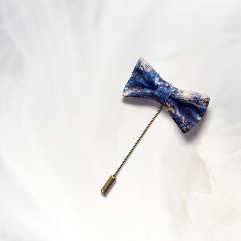 SK0181 油彩蓝 印花缎面蝴蝶结 限量手工胸针 - 胸针 - 其他材质 蓝色