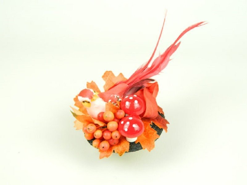 Fascinator Headpiece Cocktail Hat Feathered Bird and Silk Flowers Woodland in Red and Orange Summer and Spring Party Hair Accessory - 发饰 - 其他材质 红色