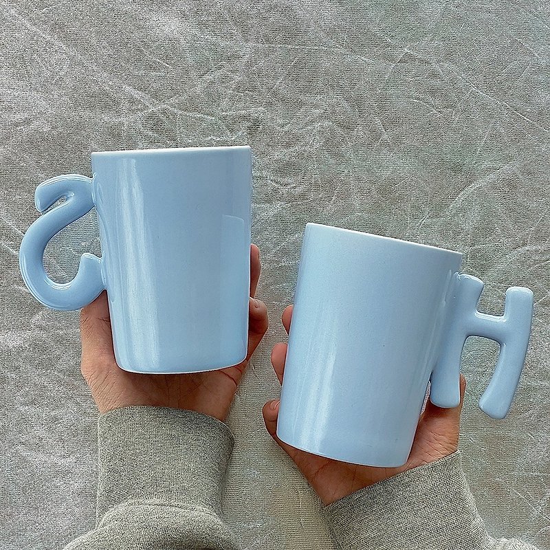 Stan&Co 浅蓝色字母马克杯 / 情侣对杯 / 咖啡杯450ml 可选字母 - 咖啡杯/马克杯 - 瓷 蓝色