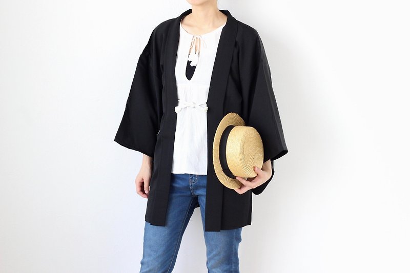 woven black kimono, EXCELLENT VINTAGE, kimono cardigan, haori, black top /3635 - 女装休闲/机能外套 - 丝．绢 黑色
