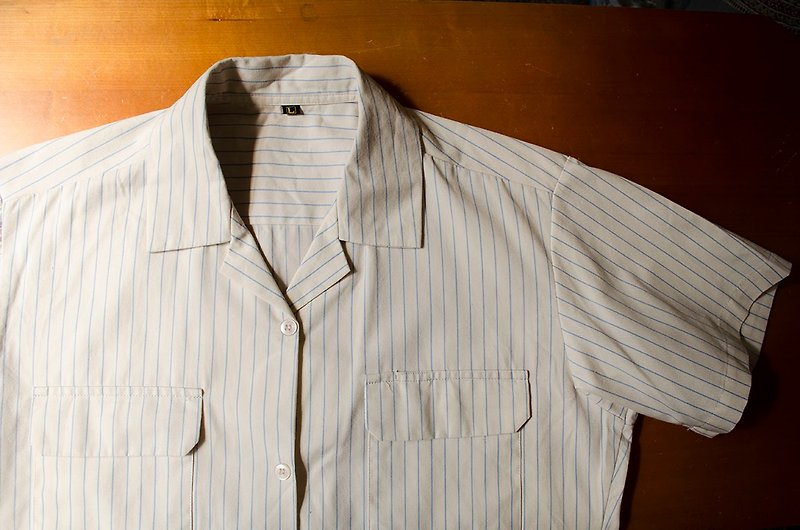 浅蓝直条纹米白经典双口袋古巴领工装短袖衬衫 | vintage莞洱古着 - 男装衬衫 - 聚酯纤维 