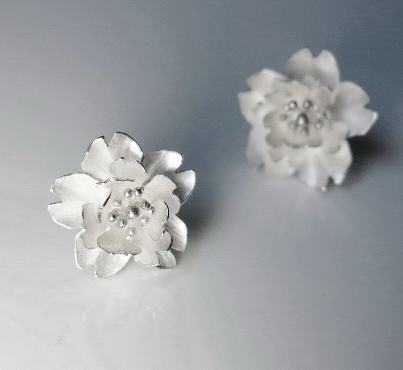 纯银 耳环/耳夹 银色 - 樱花系列|迷你樱花纯银耳环(重瓣)|SAKURA|Pure Silver·Handmade