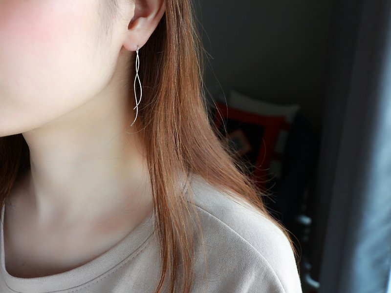 SV935(Argentium)-nuance curve pierced earrings 不能改耳夾 - 耳环/耳夹 - 宝石 银色