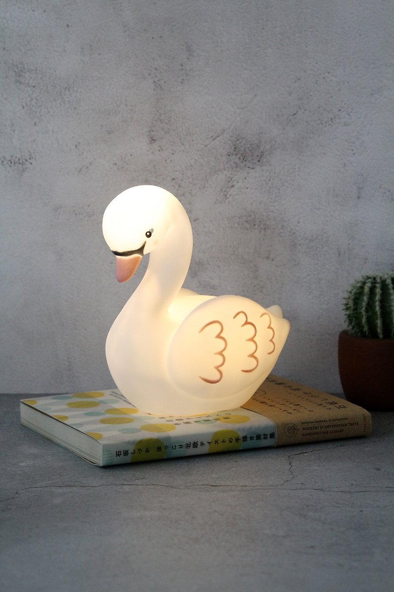 SUSS-英国进口趣味造型可爱LED小夜灯(天鹅造型) - 灯具/灯饰 - 塑料 白色