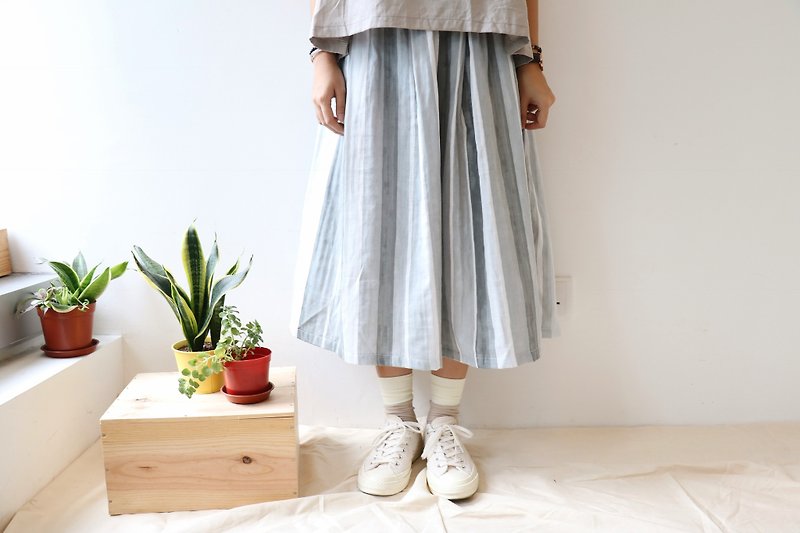自家制/二重纱间条伞裙 - 裙子 - 棉．麻 灰色