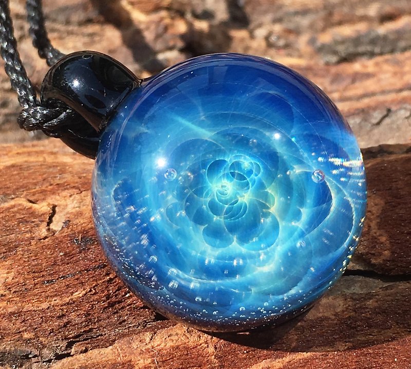 boroccus 銀河 星雲 立体模様 耐熱ガラス ペンダント - 项链 - 玻璃 蓝色