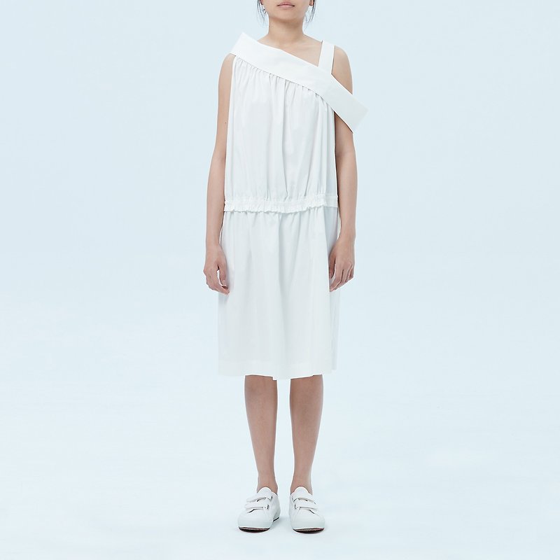 白色不对称袖造型洋装 - 洋装/连衣裙 - 棉．麻 白色