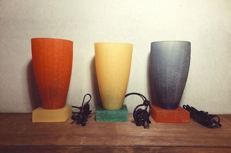 1998年 全新限量库存品 普普风 古董灯 奖杯灯 - 灯具/灯饰 - 其他材质 红色