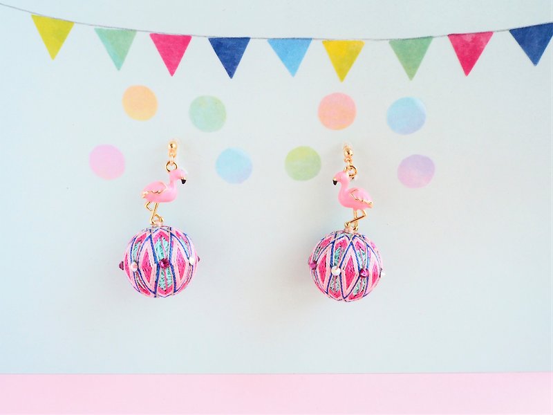 tachibanaya Flamingo Ball Japanese TEMARI earrings Pink mint-green - 耳环/耳夹 - 绣线 粉红色