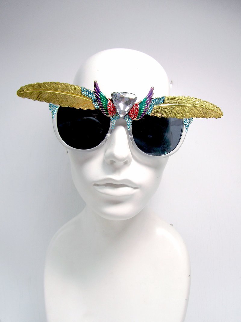 TIMBEE LO 羽毛眉翅膀太阳眼镜 鸟翼主题 镀水银镜面 可选色 定制化 - 眼镜/眼镜框 - 纸 多色