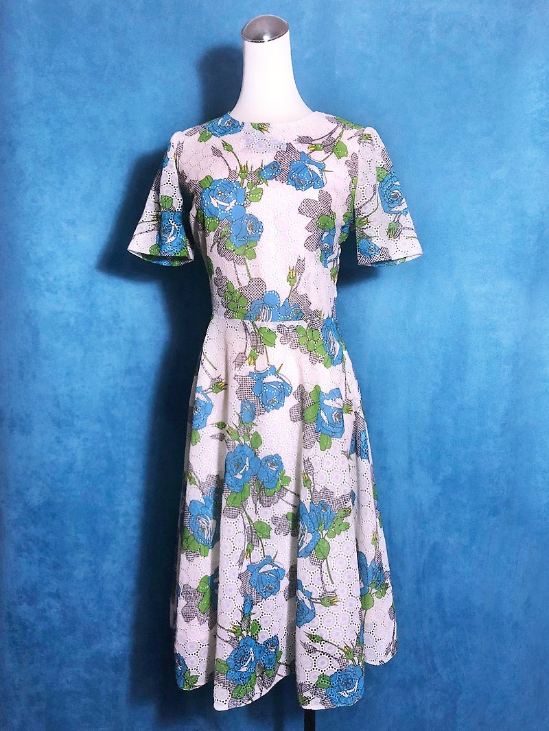 蓝色玫瑰刺绣轻古董洋装/ 国外带回 VINTAGE - 洋装/连衣裙 - 聚酯纤维 白色