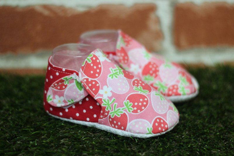 满满的草莓学步鞋 - 童装鞋 - 棉．麻 红色
