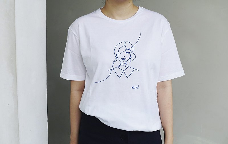 VINN woman illustration  Tshirt - 中性连帽卫衣/T 恤 - 棉．麻 黑色