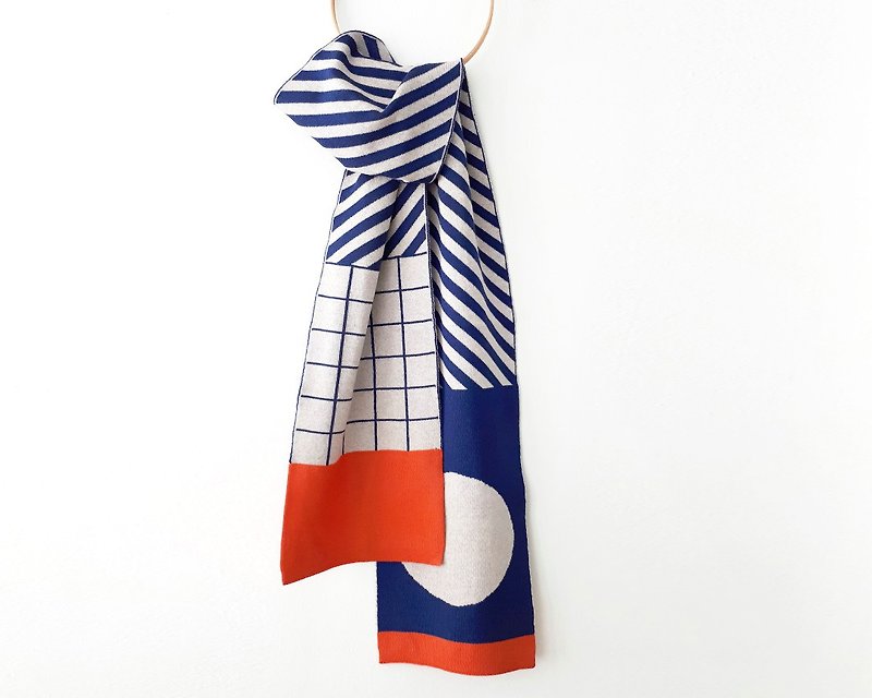 Wool scarf for him or her made of pure merino wool with super trendy design. - 丝巾 - 羊毛 蓝色