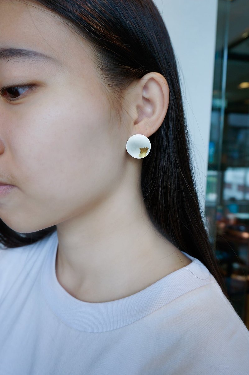 纯银耳环 耳针款 金箔质感(小) - 耳环/耳夹 - 纯银 金色