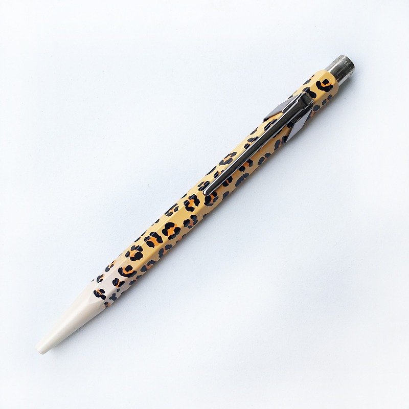 ◤CARAN d’ACHE 849豹纹原子笔 | 瑞士 弹性笔夹 俐落 六角 收藏 钨钢笔珠 渐层 绝版 - 钢笔 - 其他材质 橘色
