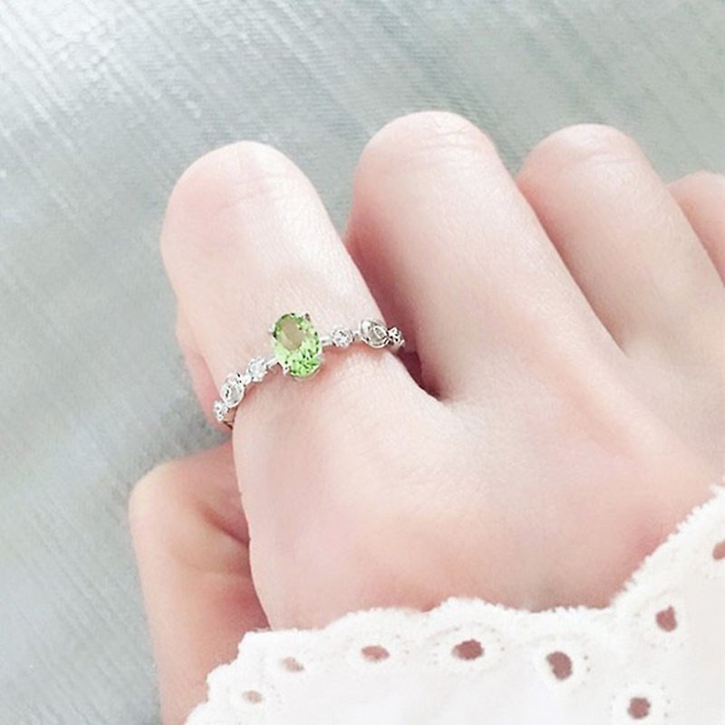 橄榄石玫瑰花纯银镀白金戒指-可调式FreeSize-8月诞生石 Peridot - 戒指 - 半宝石 绿色