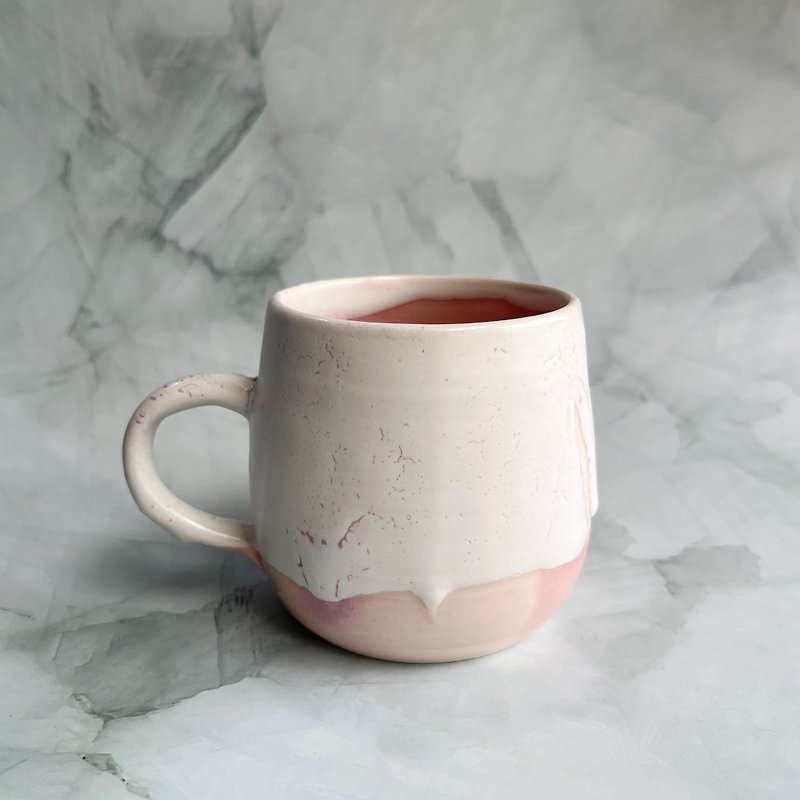 草莓牛奶。手工陶瓷马克杯 咖啡杯 茶杯 陶杯 对杯 母亲节礼物 - 咖啡杯/马克杯 - 瓷 粉红色