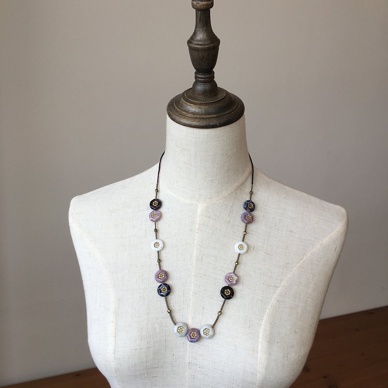 紫白色绘金花玻璃珠项链 purple, black and white color necklace