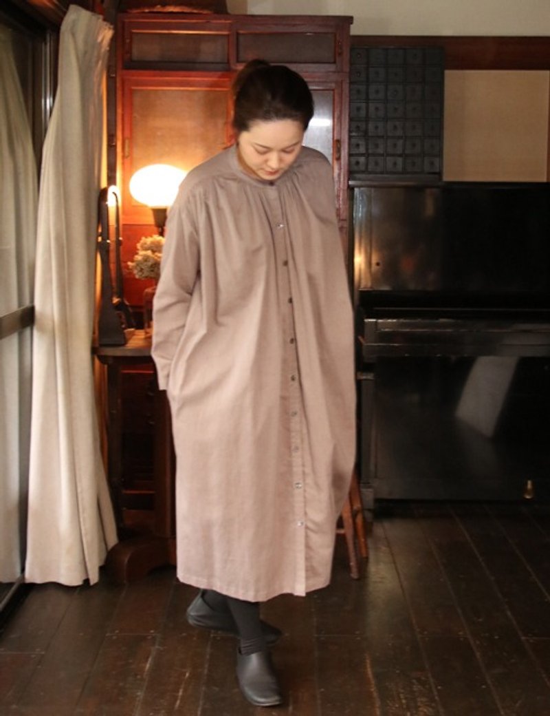 綿麻ギャザーシャツワンピース（ベージュ） - 洋装/连衣裙 - 棉．麻 